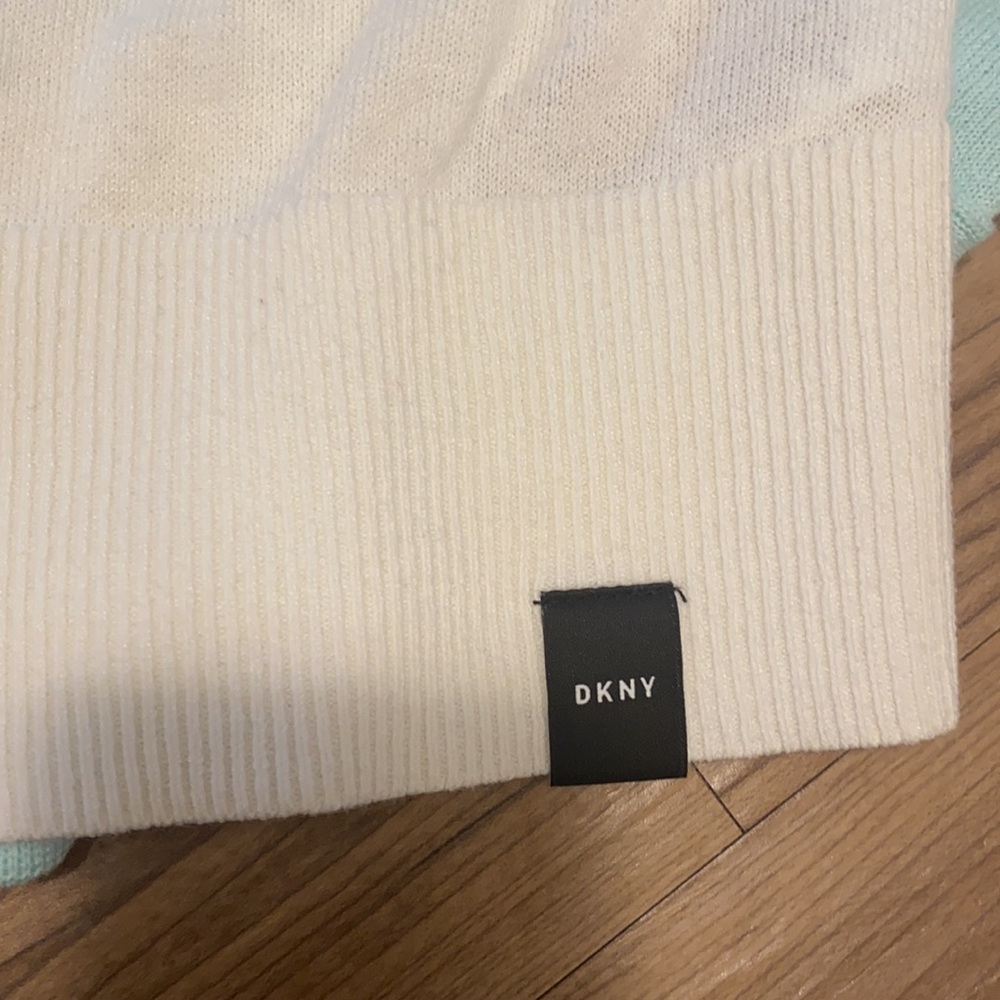 Men’s DKNY Polo Size Medium - Picture 4 of 4